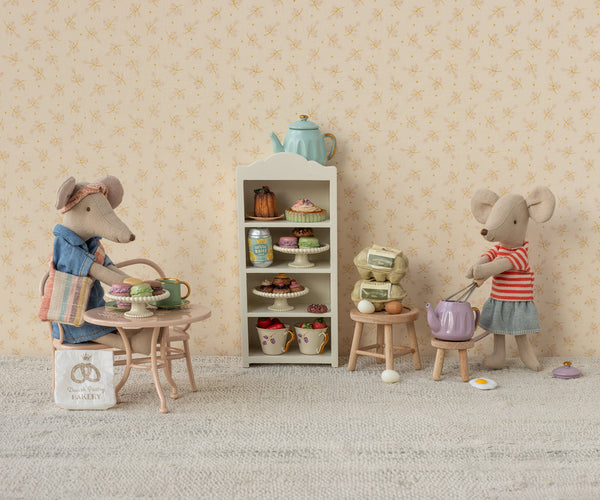 Mobiliario café para ratoncitos grandes - rosa claro