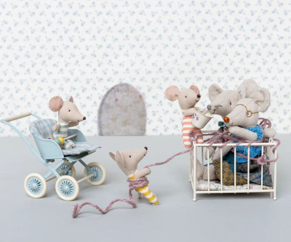 Ratoncitos trillizos en su caja - puntos - Miss Coppelia