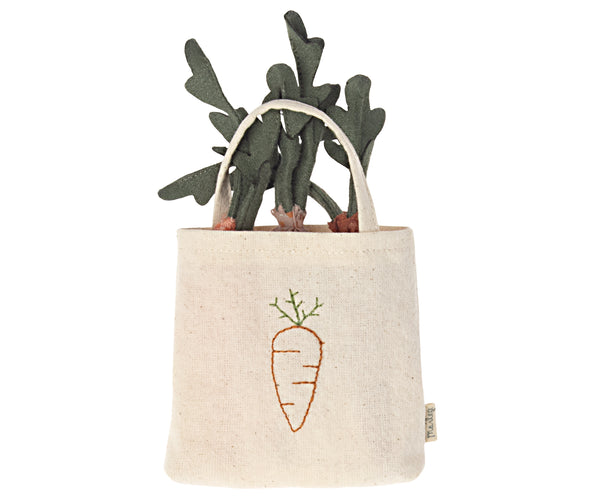 Bolsa de tela con zanahorias