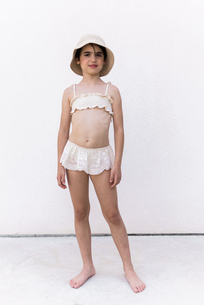 Bikini lycra con volante de encaje de bolillo- beige - Miss Coppelia