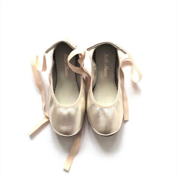 Bailarina Audrey ceremonia  - napa metalizada oro suave - Miss Coppelia