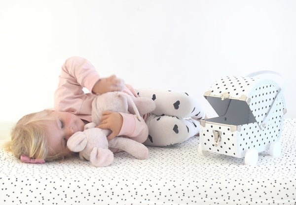 Caja cochecito de muñecos - blanco y negro - Miss Coppelia
